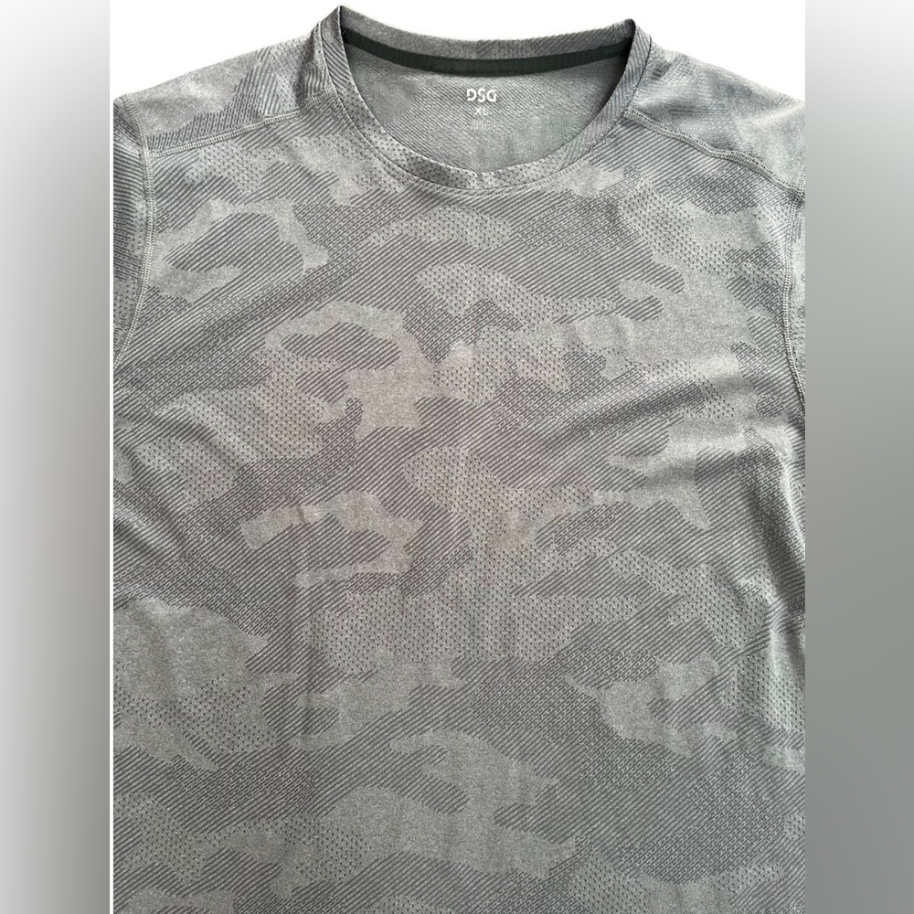 DSG Mens Camo SS short sleeve T-shirt XL extra large gray silver Activewear - Picture 2 of 6